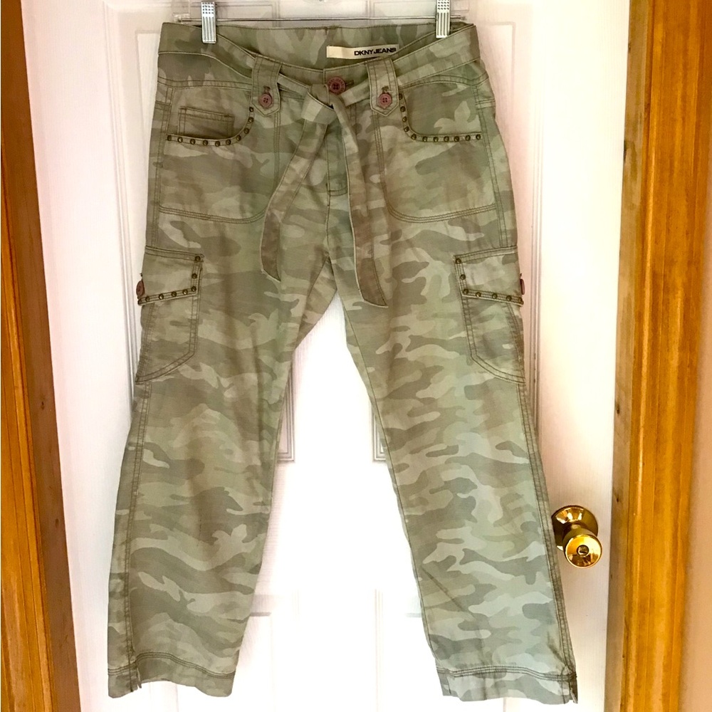 DKNY Jeans Women's Camouflage Cargo Pants Size 6
